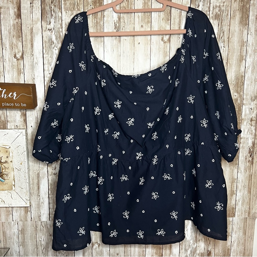 Lane Bryant NWT Floral Embroidered Women's Top 22 W